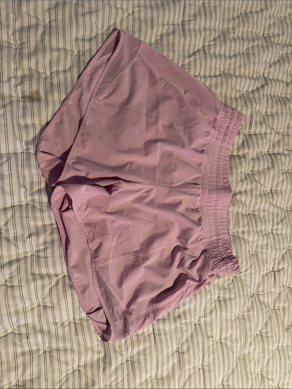 Lululemon Hotty Hot short. 4 in
